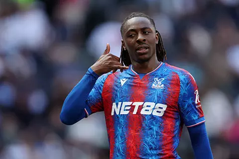 للتفوق على أرسنال.. توتنهام يجهز عرضا لضم إيزي